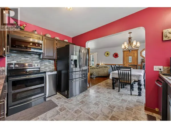 1404 Cariboo Hwy 97 Highway, Clinton, BC V0K1K0