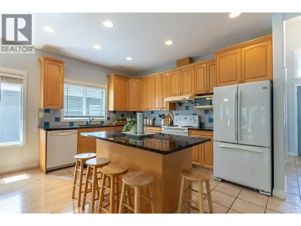 3727 OVERLANDER Drive, Kamloops, BC V2B8M4