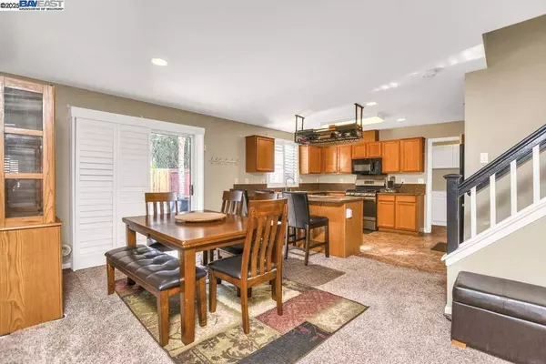 806 Robert L Smith Dr, Tracy, CA 95376