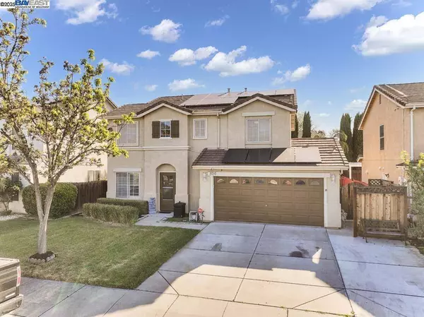 806 Robert L Smith Dr, Tracy, CA 95376