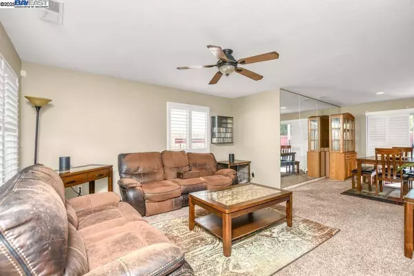 806 Robert L Smith Dr, Tracy, CA 95376