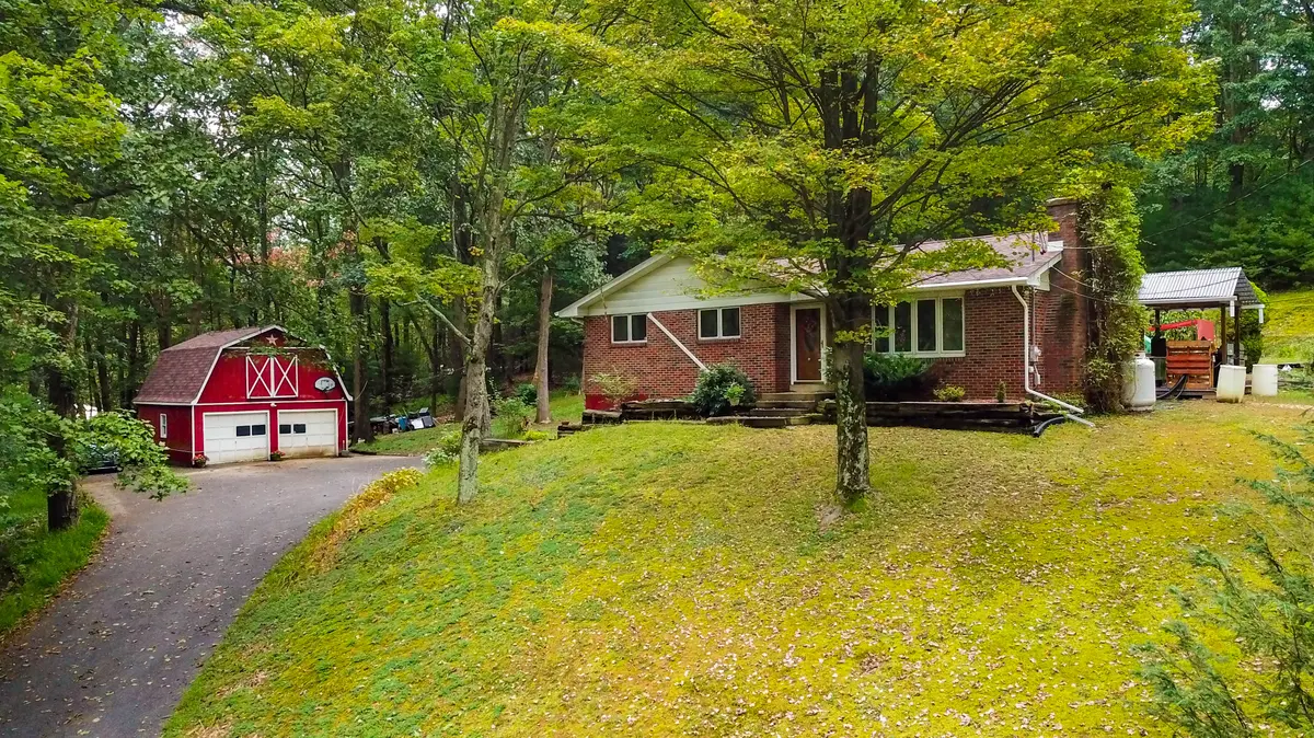 974 Meixsell Valley Rd, Saylorsburg, PA 18353-8021