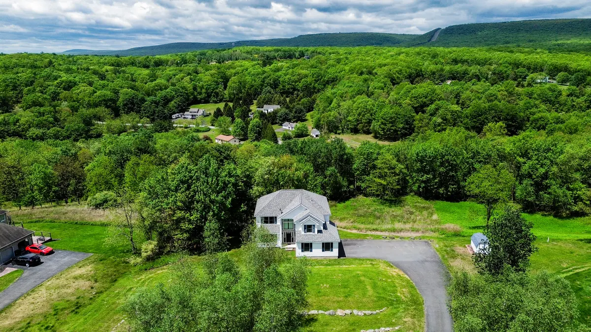 11 Whippoorwill Dr, Saylorsburg, PA 18353-9787