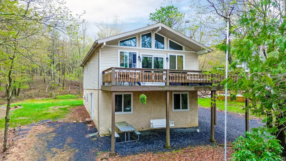 112 Lipo Way, Albrightsville, PA 18210-4402