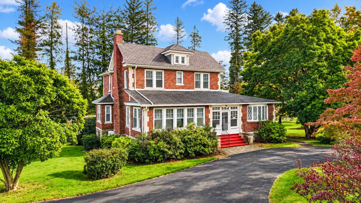 2780 Rimrock Dr, Stroudsburg, PA 18360-7093