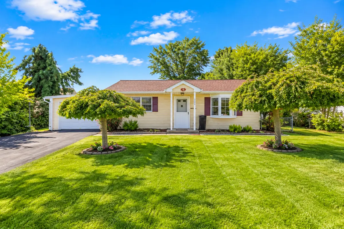 350 Maple St, Whitehall, PA 18052-6531