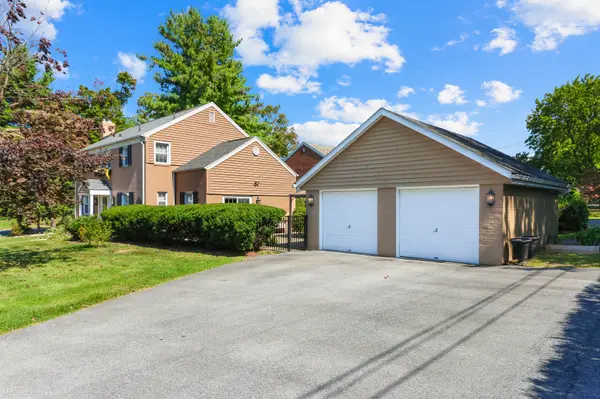 922 Beverly Ave, Bethlehem, PA 18018-3239