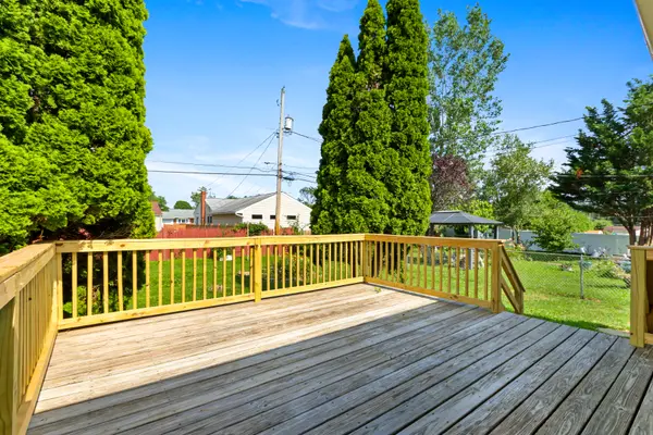 1916 Stonington Rd, Bethlehem, PA 18018-1451