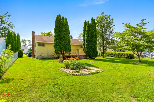 1916 Stonington Rd, Bethlehem, PA 18018-1451
