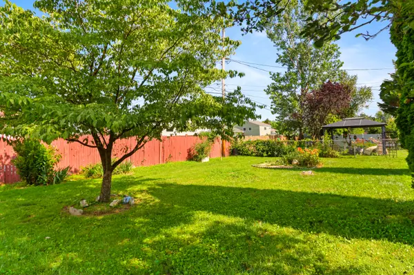 1916 Stonington Rd, Bethlehem, PA 18018-1451