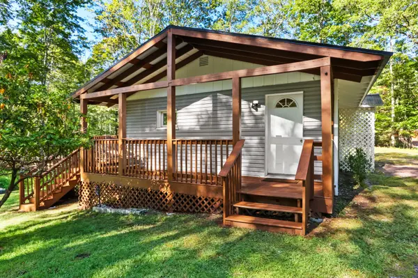 492 Wooddale Rd, East Stroudsburg, PA 18302