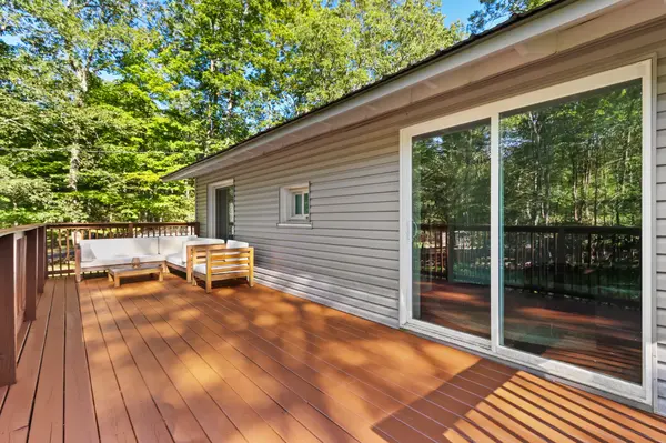 492 Wooddale Rd, East Stroudsburg, PA 18302