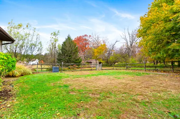 228 Cherry Hill Rd, Bushkill Twp, PA 18064