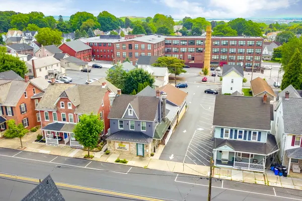 127 S Broad St, Nazareth, PA 18064-2119