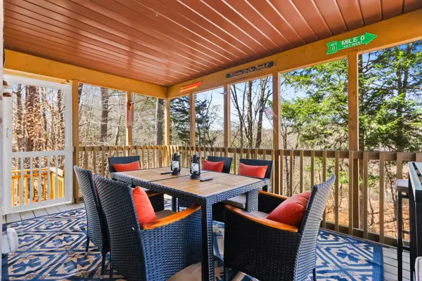 126 Lenape Dr, Pocono Lake, PA 18347-8164