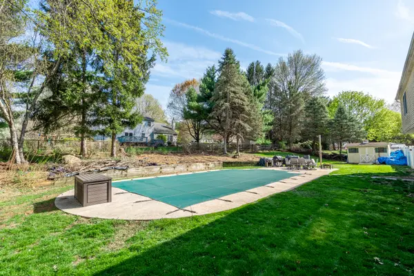 7 Inverrary Ave, Washington, NJ 07882-1500