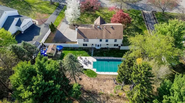 7 Inverrary Ave, Washington, NJ 07882-1500