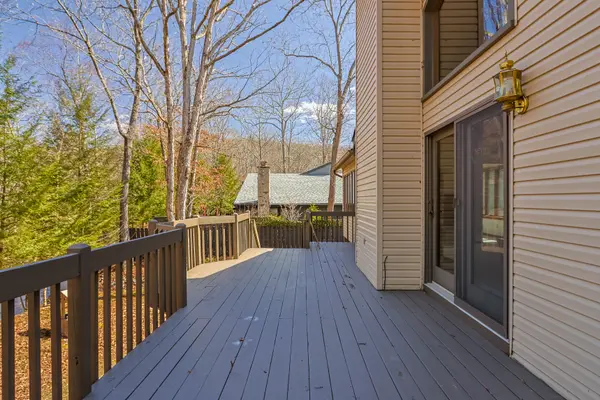 367 Saunder Dr, Bushkill, PA 18324