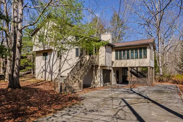 367 Saunder Dr, Bushkill, PA 18324