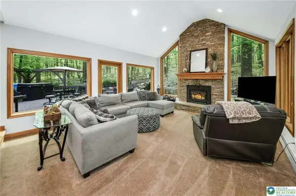2330 Wood Ln, Allentown, PA 18103-7712