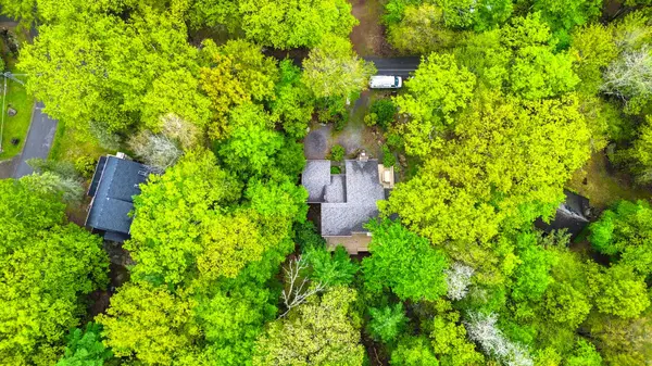 65 Maplewood Rd, Lake Harmony, PA 18624