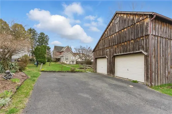 221 Franklin St, Alburtis, PA 18011-5009
