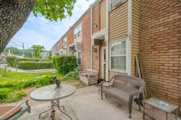 402 S Bradford St, Allentown, PA 18109-2712