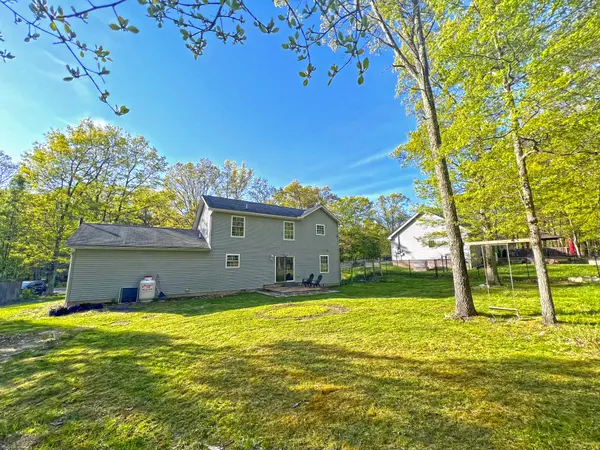 158 Davis Cir, Bushkill, PA 18324-7917