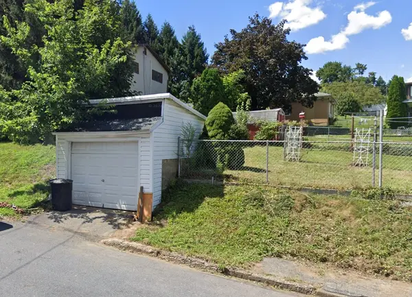 900 Ridge St, West Easton, PA 18042-5439
