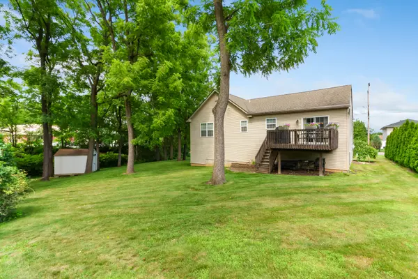 700 Oakwood St, Palmer Twp, PA 18045-5231