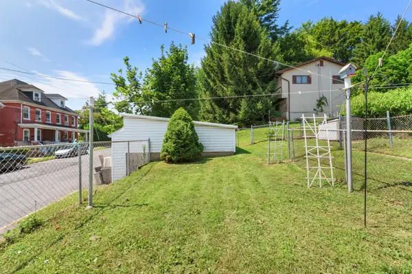 900 Ridge St, West Easton, PA 18042-5439