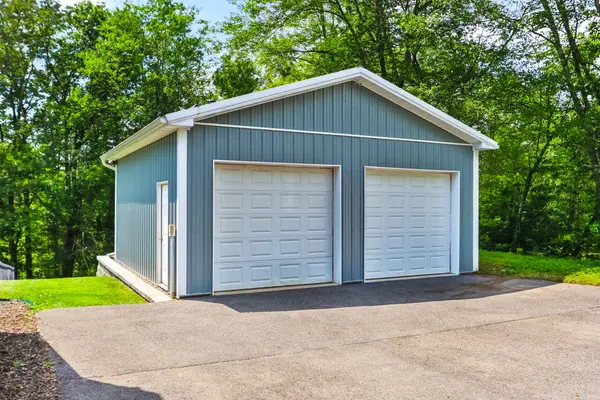 540 Rolling Pines Dr, Saylorsburg, PA 18353-8565