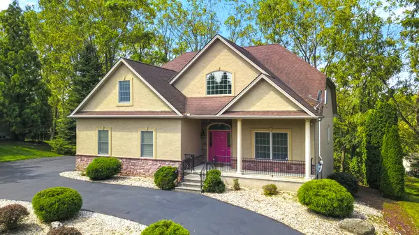 1908 Cherry Ave, Forks Twp, PA 18040-8152