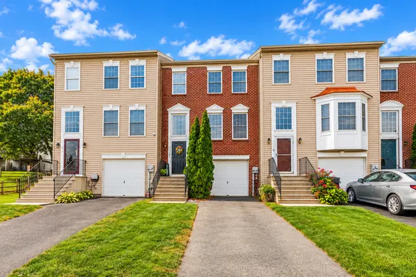 122 Walnut St, Freemansburg, PA 18017-7283