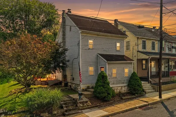 148 Monroe St, Freemansburg, PA 18017-7242