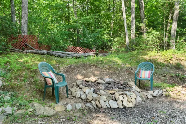 9387 Sherwood Dr, Kunkletown, PA 18058-1905