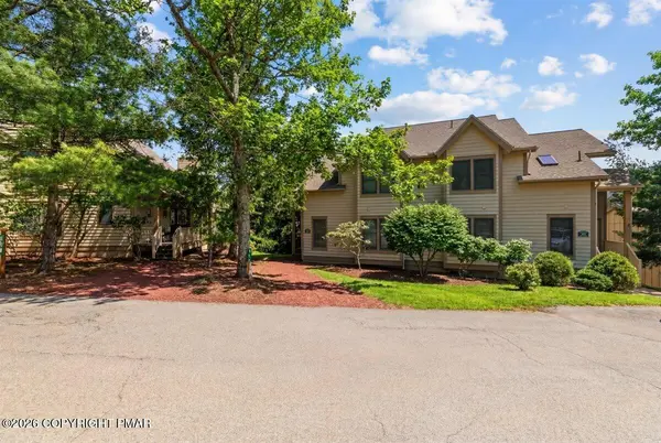 393 Vista Dr, Tannersville, PA 18372-9660