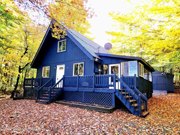 9820 Deerwood Dr, Tobyhanna, PA 18466-3877
