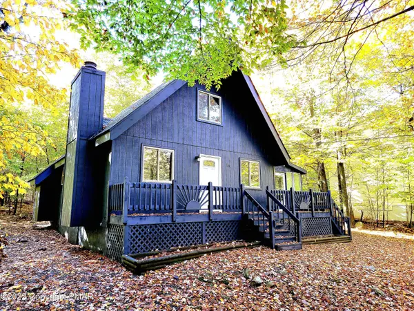 9820 Deerwood Dr, Tobyhanna, PA 18466-3877