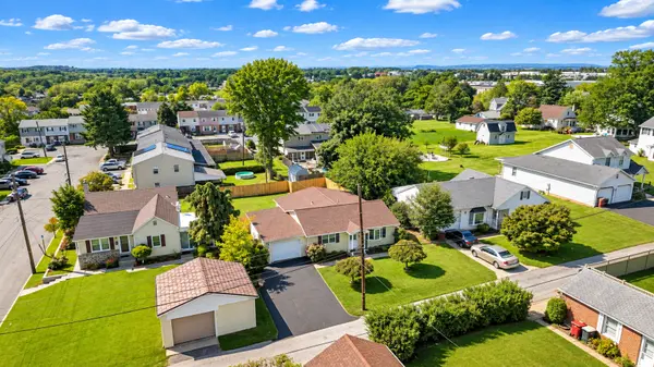 350 Maple St, Whitehall, PA 18052-6531