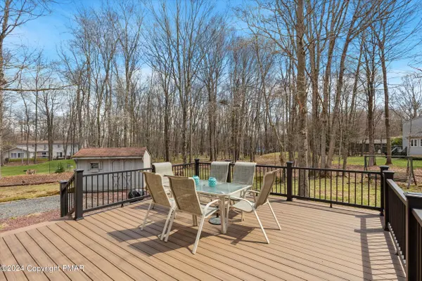 26 Wilde Gln, Albrightsville, PA 18210-7842