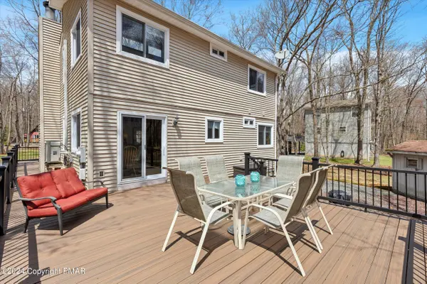 26 Wilde Gln, Albrightsville, PA 18210-7842
