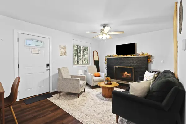 9820 Deerwood Dr, Tobyhanna, PA 18466-3877