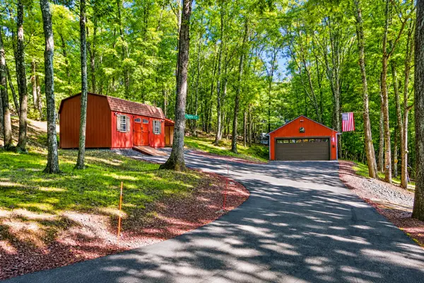 175 Deer Trail Dr, Saylorsburg, PA 18353-8395