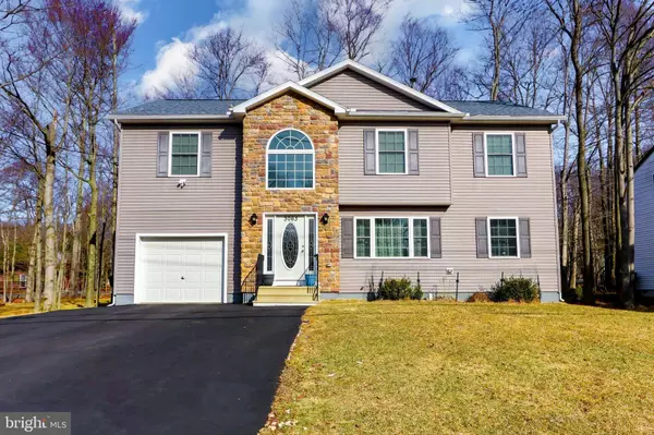 3063 BRIARWOOD DR, Tobyhanna, PA 18466