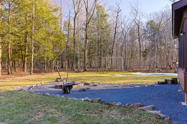 198 High Country DR Drive, Blakeslee, PA 18610