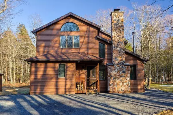 198 High Country DR Drive, Blakeslee, PA 18610