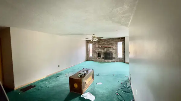 125 Clearview Rd, Long Pond, PA 18334-7950