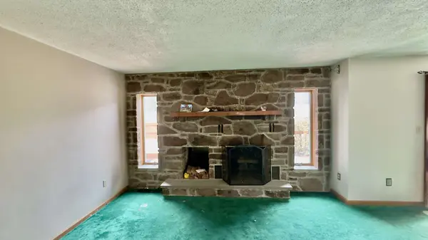 125 Clearview Rd, Long Pond, PA 18334-7950