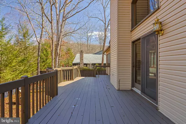 367 SAUNDERS DR, Bushkill, PA 18324